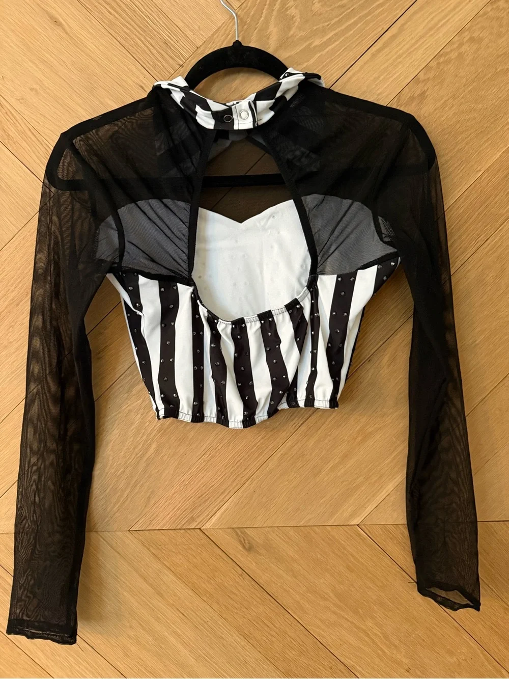 N/A stylish black